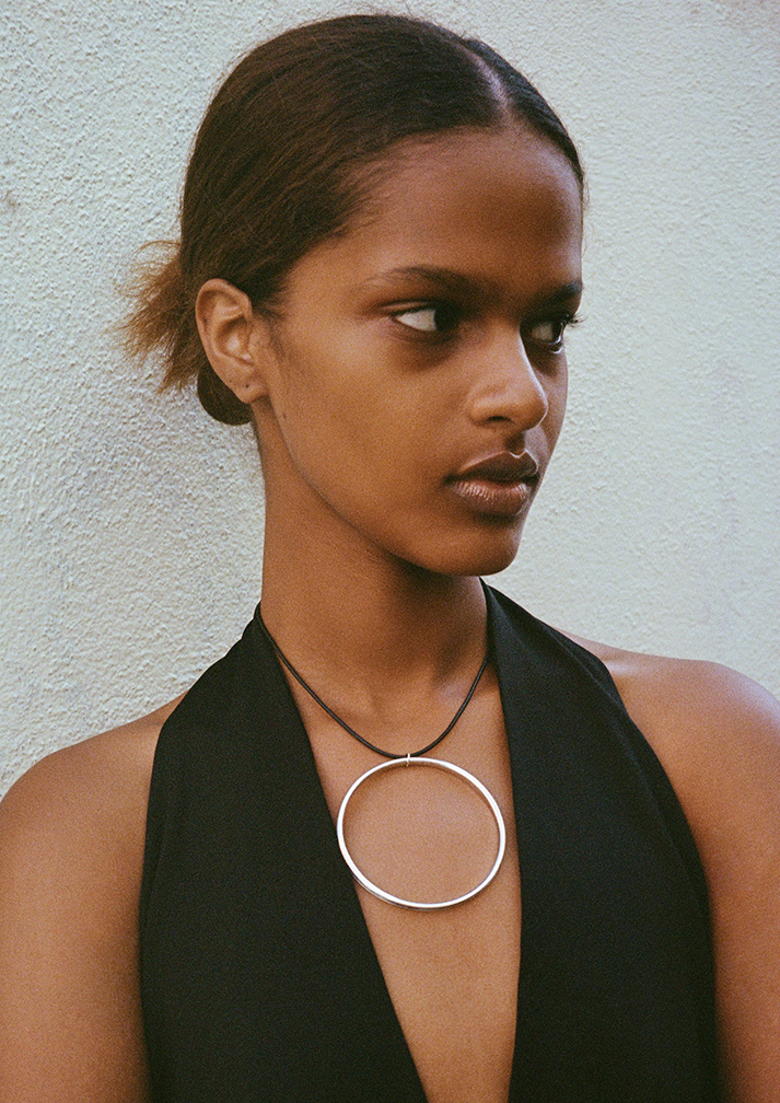CIRCLE CORD NECKLACE