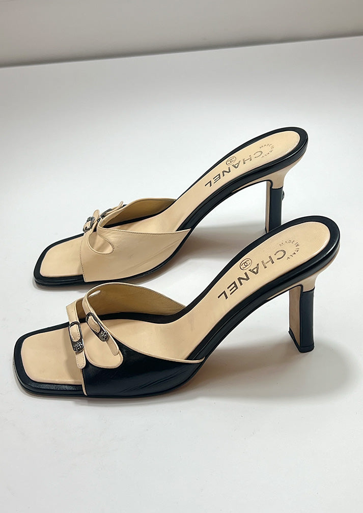 CHANEL HEELS - SIZE 39