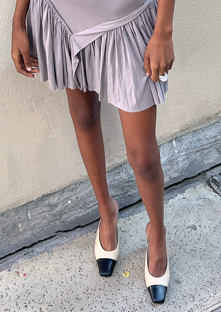 STUART WEITZMAN- SIZE 40