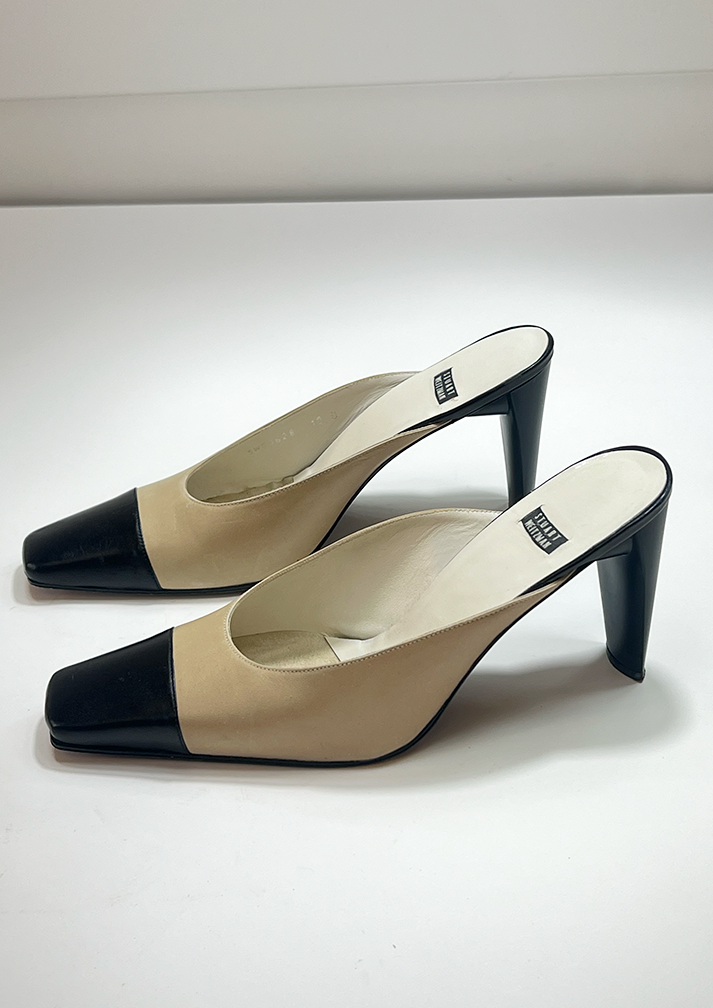 STUART WEITZMAN- SIZE 40