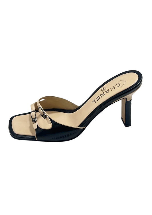 CHANEL HEELS - SIZE 39