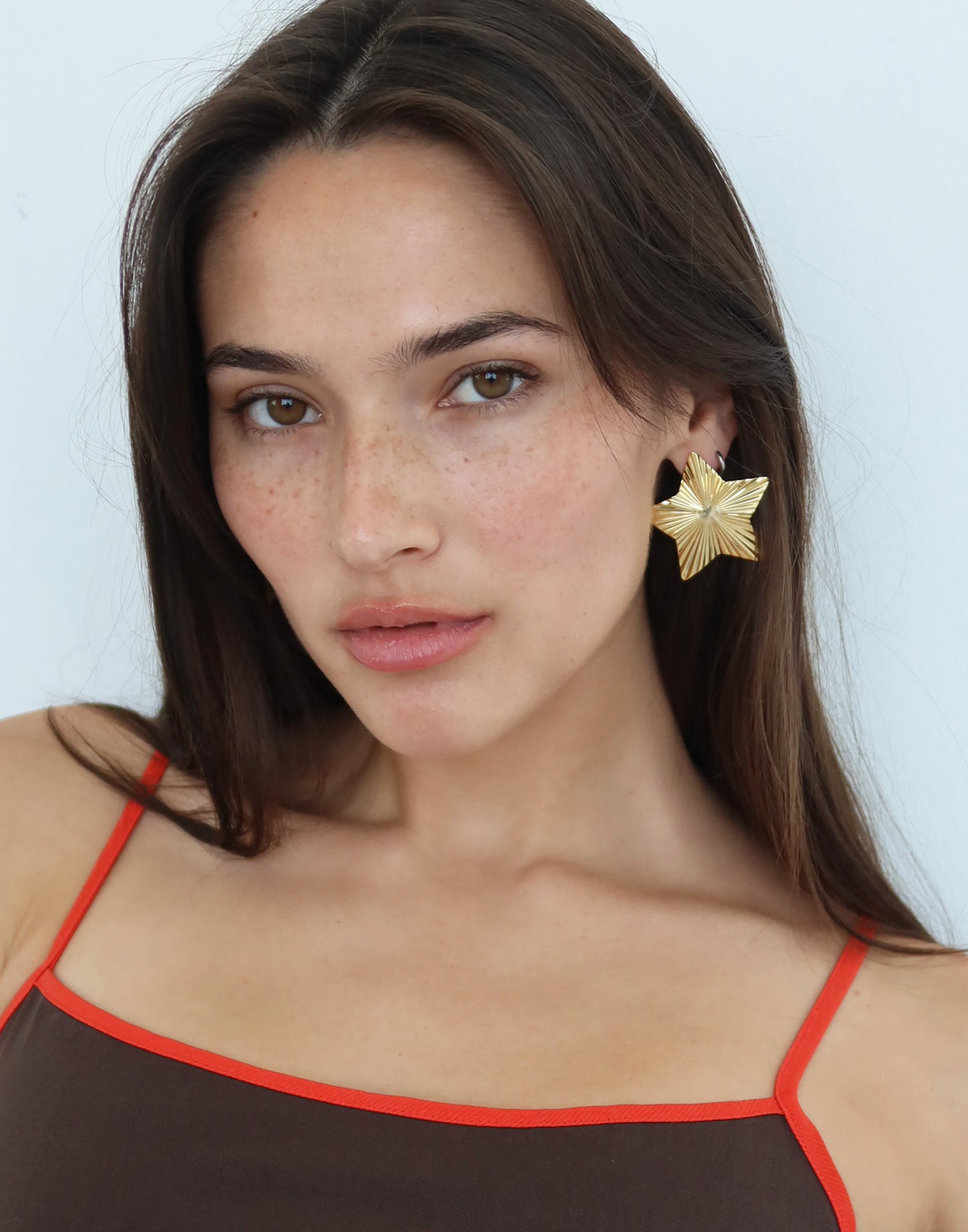 STAR GIRL EARRINGS - GOLD